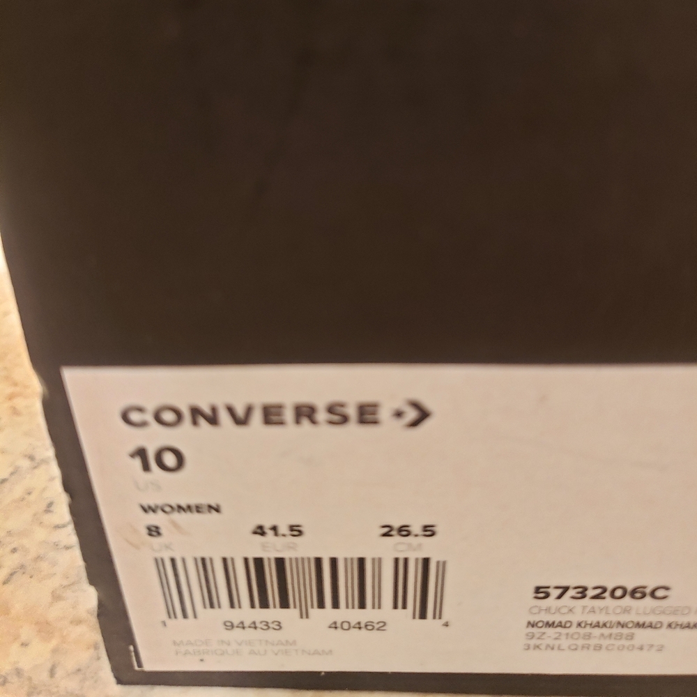 Converse Chuck Taylor Platforms - Picture 2 of 6